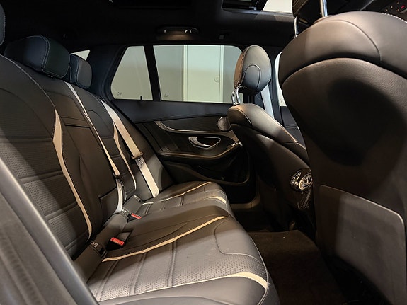 Mercedes-Benz C63 20 of 30