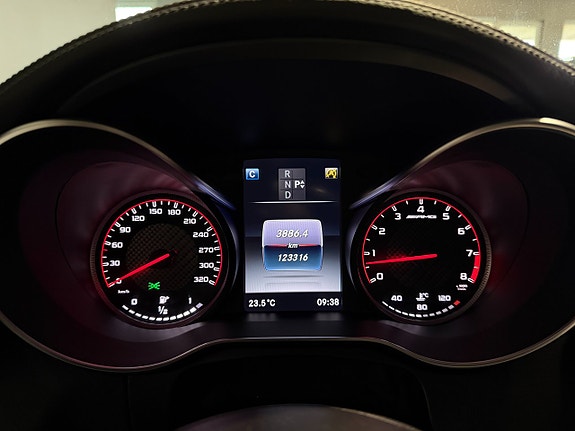 Mercedes-Benz C63 17 of 30
