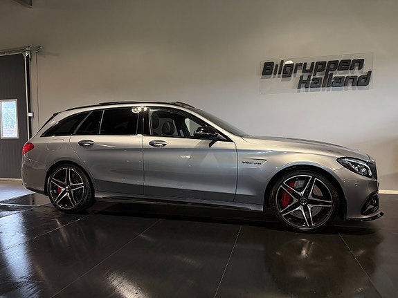 Mercedes-Benz C63 6 of 30