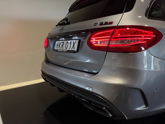 Mercedes-Benz C63 12 of 30