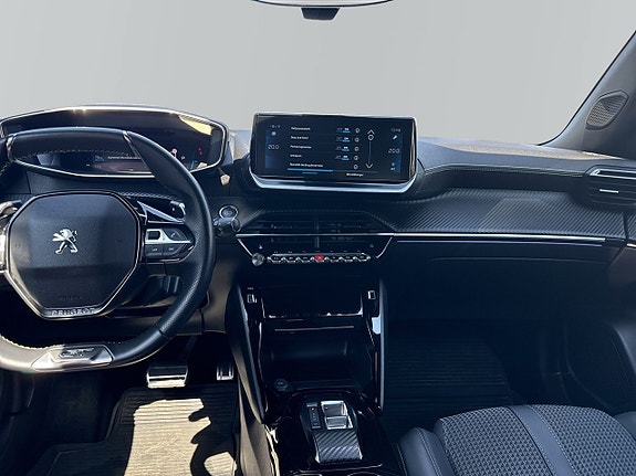 Peugeot 2008 12 of 15