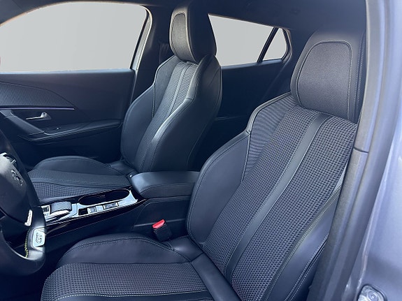 Peugeot 2008 8 of 15