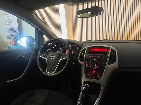 Opel Astra 8 of 11