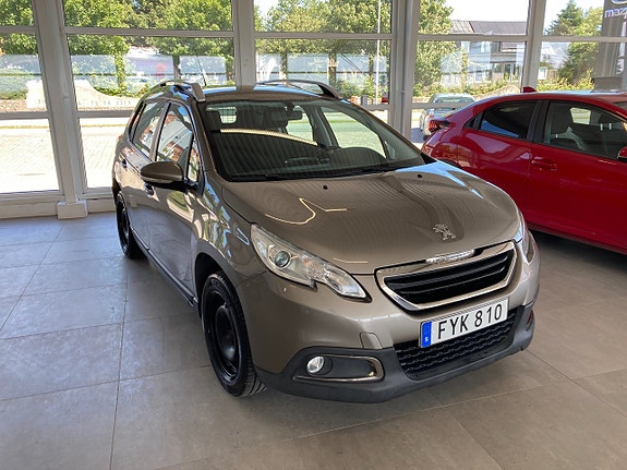 Peugeot 2008 2 of 5