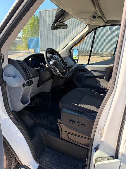 Ford Transit 8 of 8