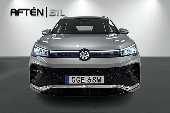 Volkswagen Tiguan 3 of 5