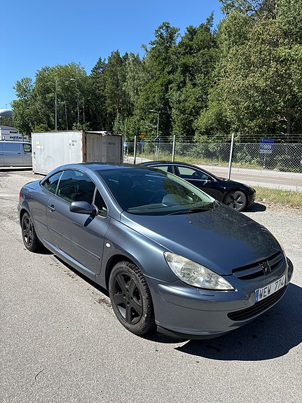 Peugeot 307 CC 3 of 5