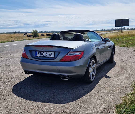 Mercedes-Benz SLK350 2 of 3