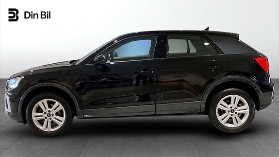 Audi Q2 2 of 5