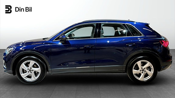 Audi Q3 2 of 5