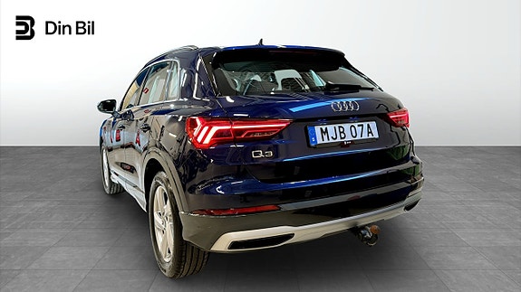 Audi Q3 3 of 5