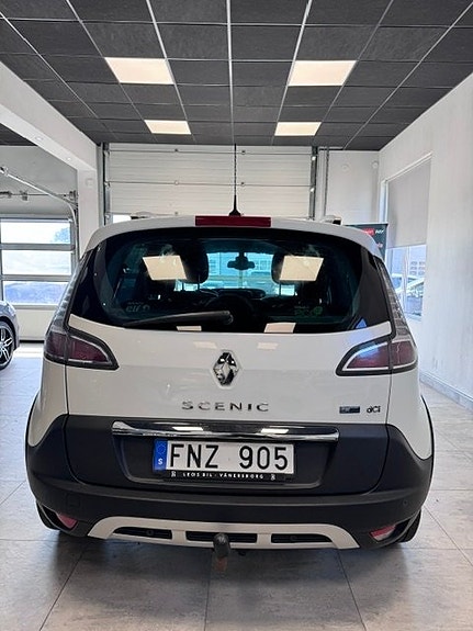 Renault Scenic XMod 3 of 5