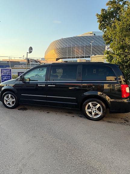 Lancia Voyager 3 of 5