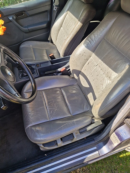 BMW 520i 4 of 5