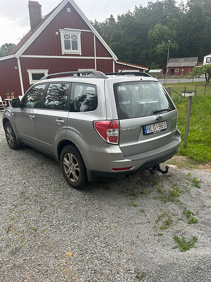 Subaru Forester 3 of 4
