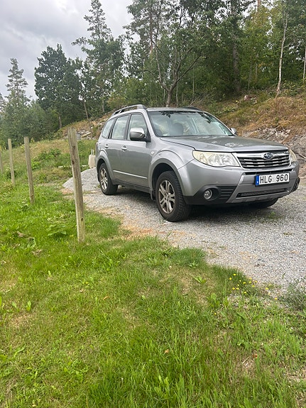 Subaru Forester 2 of 4