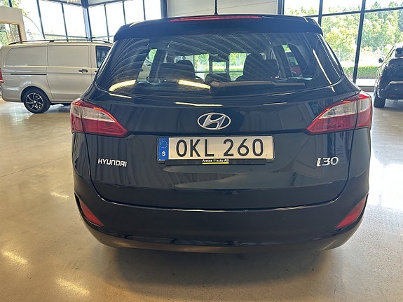Hyundai i30 4 of 5