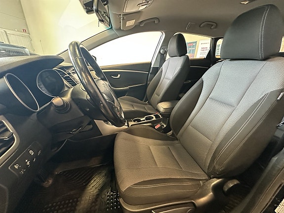 Hyundai i30 8 of 19