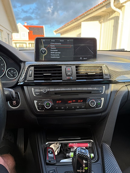 BMW 328i 9 of 12