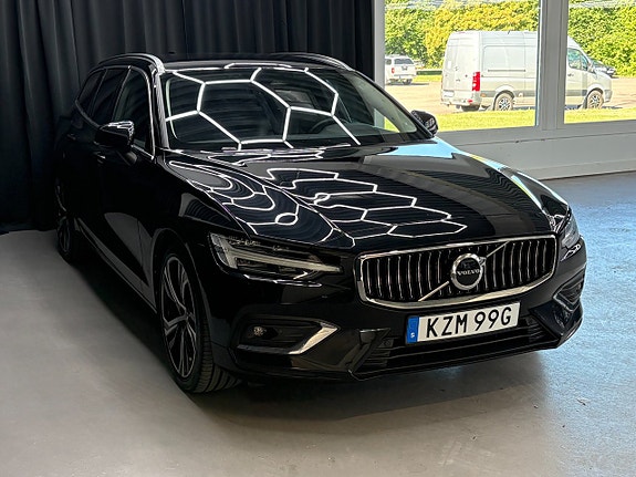 Volvo V60 2 of 5