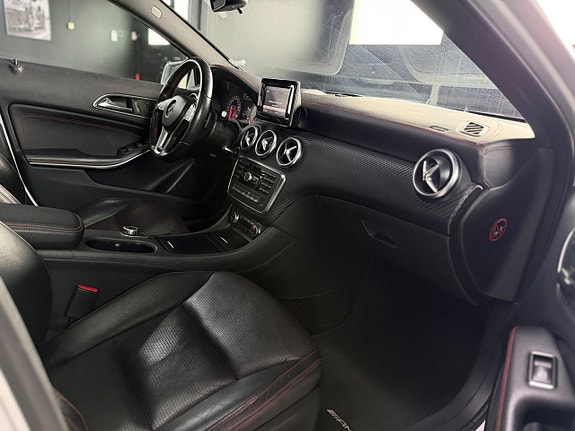 Mercedes-Benz A200 10 of 15