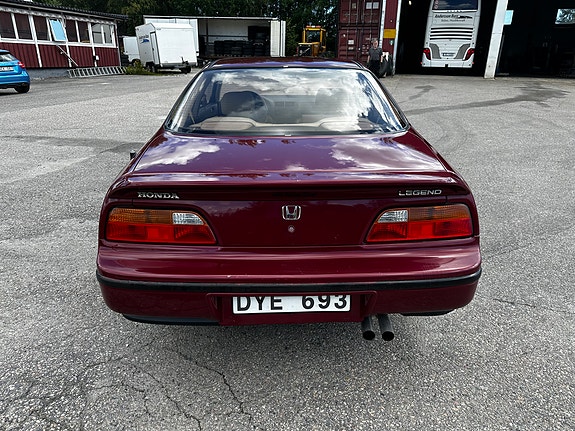 Honda Legend 3 of 5