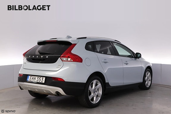 Volvo V40 Cross Country 3 of 5