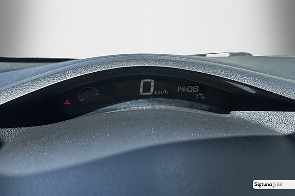 Nissan Leaf 19 of 21