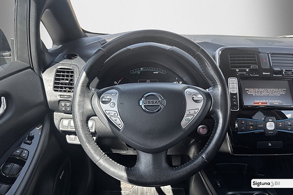 Nissan Leaf 14 of 21