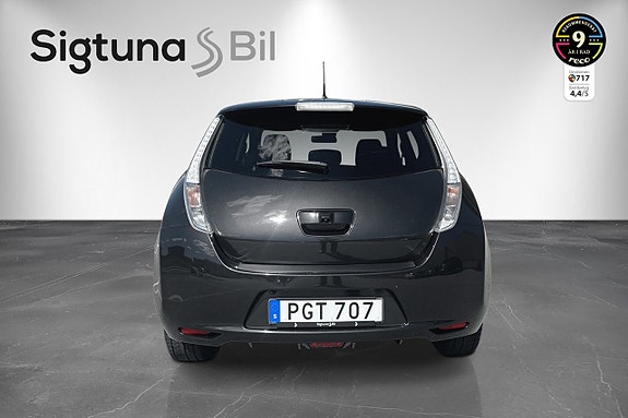 Nissan Leaf 4 of 21
