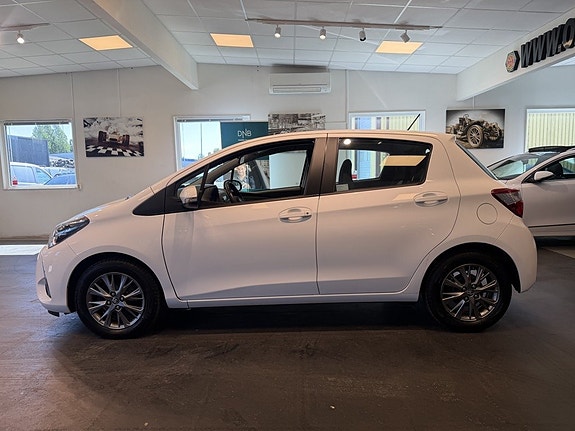 Toyota Yaris 22 of 26