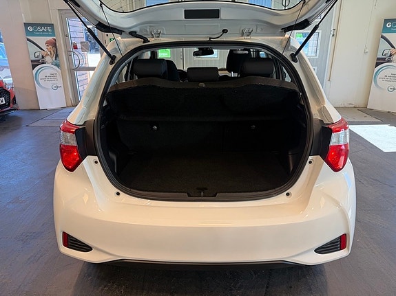 Toyota Yaris 24 of 26