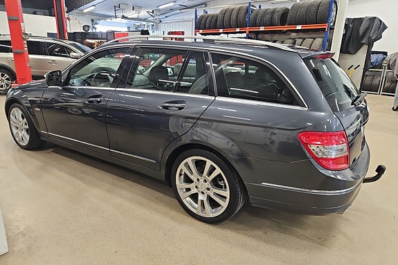 Mercedes-Benz C220 10 of 16