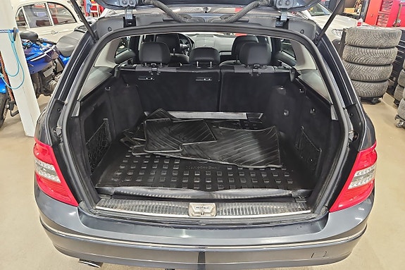 Mercedes-Benz C220 8 of 16