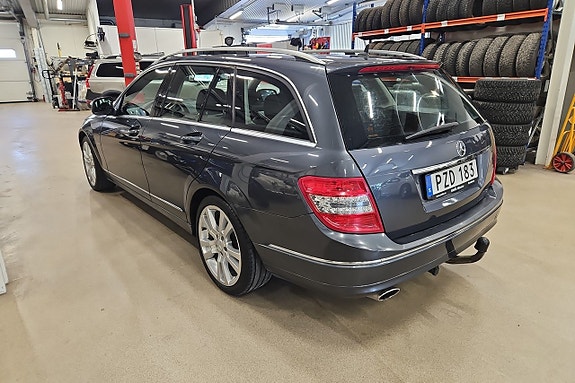 Mercedes-Benz C220 9 of 16