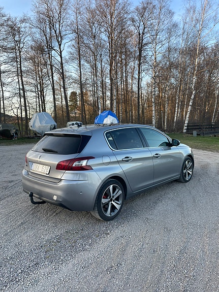 Peugeot 308 3 of 5