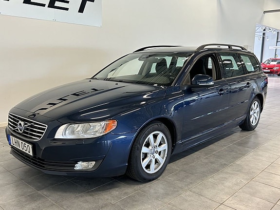 Volvo V70 2 of 17