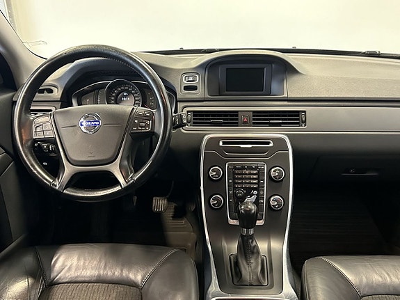 Volvo V70 11 of 17