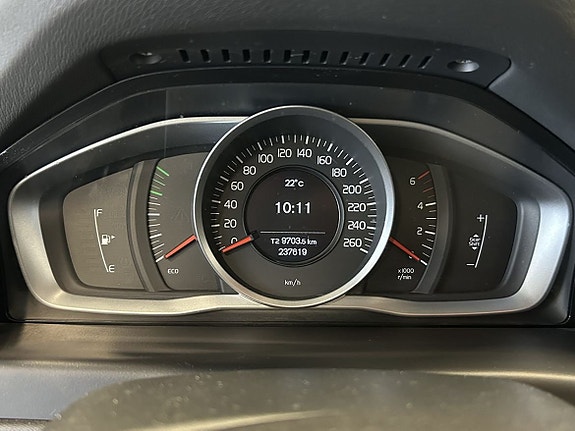 Volvo V70 13 of 17