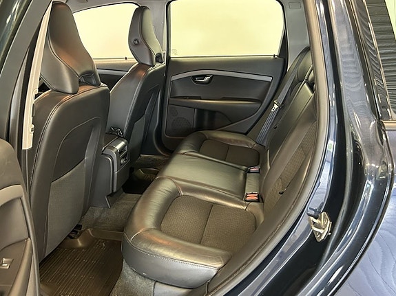 Volvo V70 10 of 17