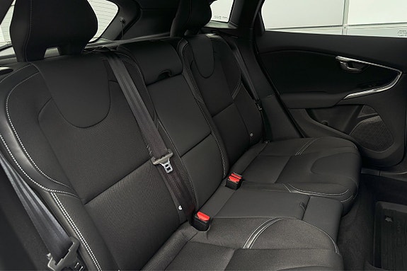 Volvo V40 27 of 30