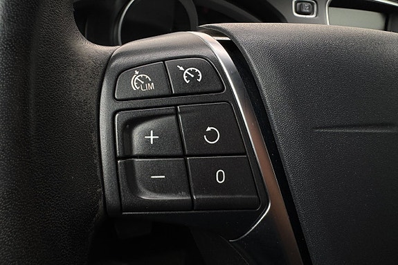Volvo V40 22 of 30