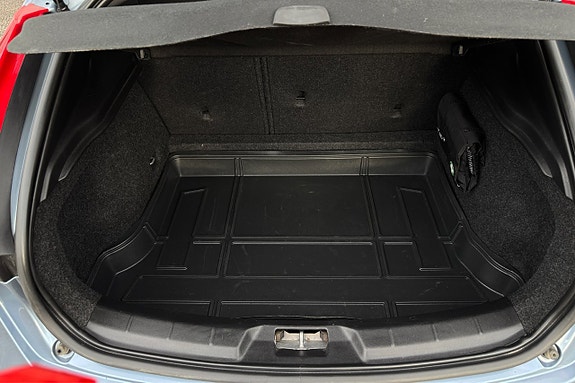 Volvo V40 30 of 30