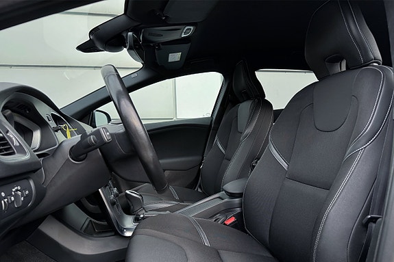 Volvo V40 16 of 30