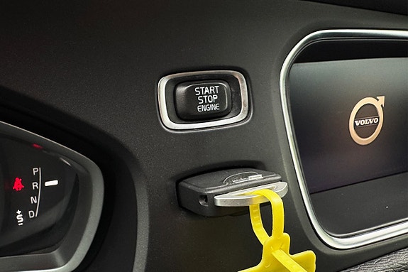 Volvo V40 24 of 30