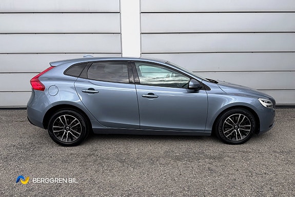 Volvo V40 8 of 30