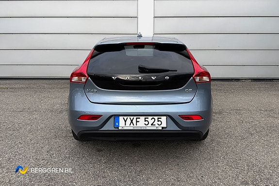 Volvo V40 10 of 30
