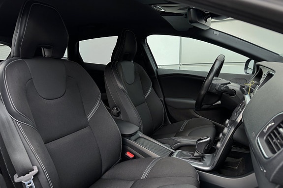 Volvo V40 17 of 30