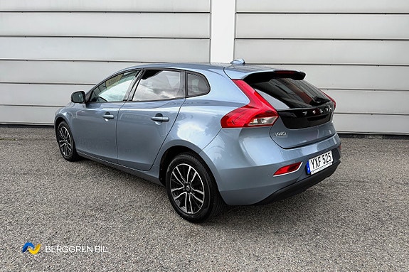 Volvo V40 4 of 5