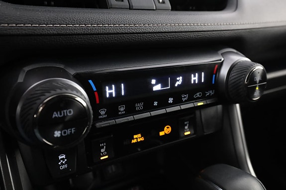 Toyota RAV4 25 of 30